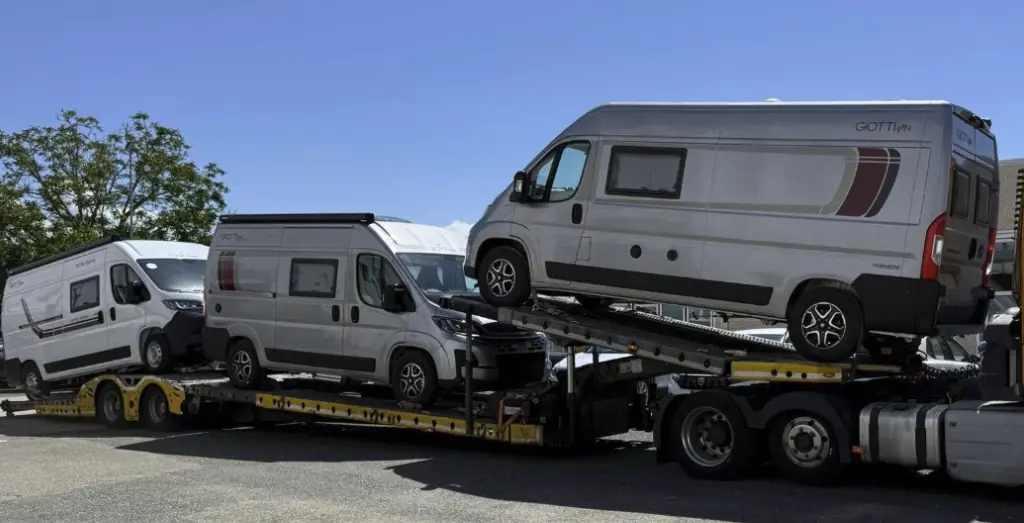 Autorulote și campervanuri transportate în aceeași cursă - OL Speditionwagon