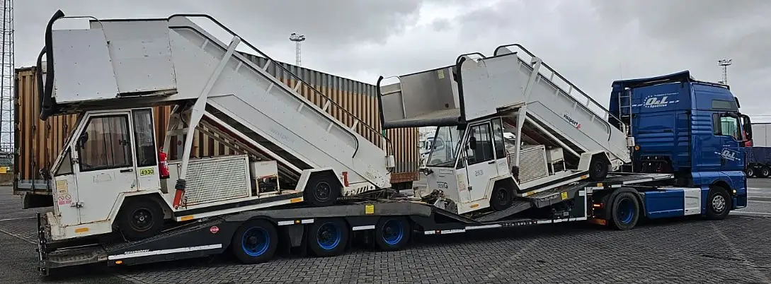 Scări de îmbarcare pentru aeronave transportate - OL Speditionwagon